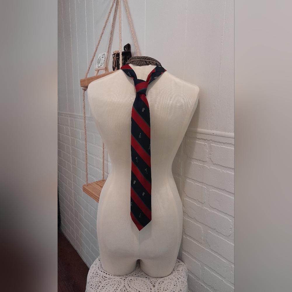 Black and red golf tie